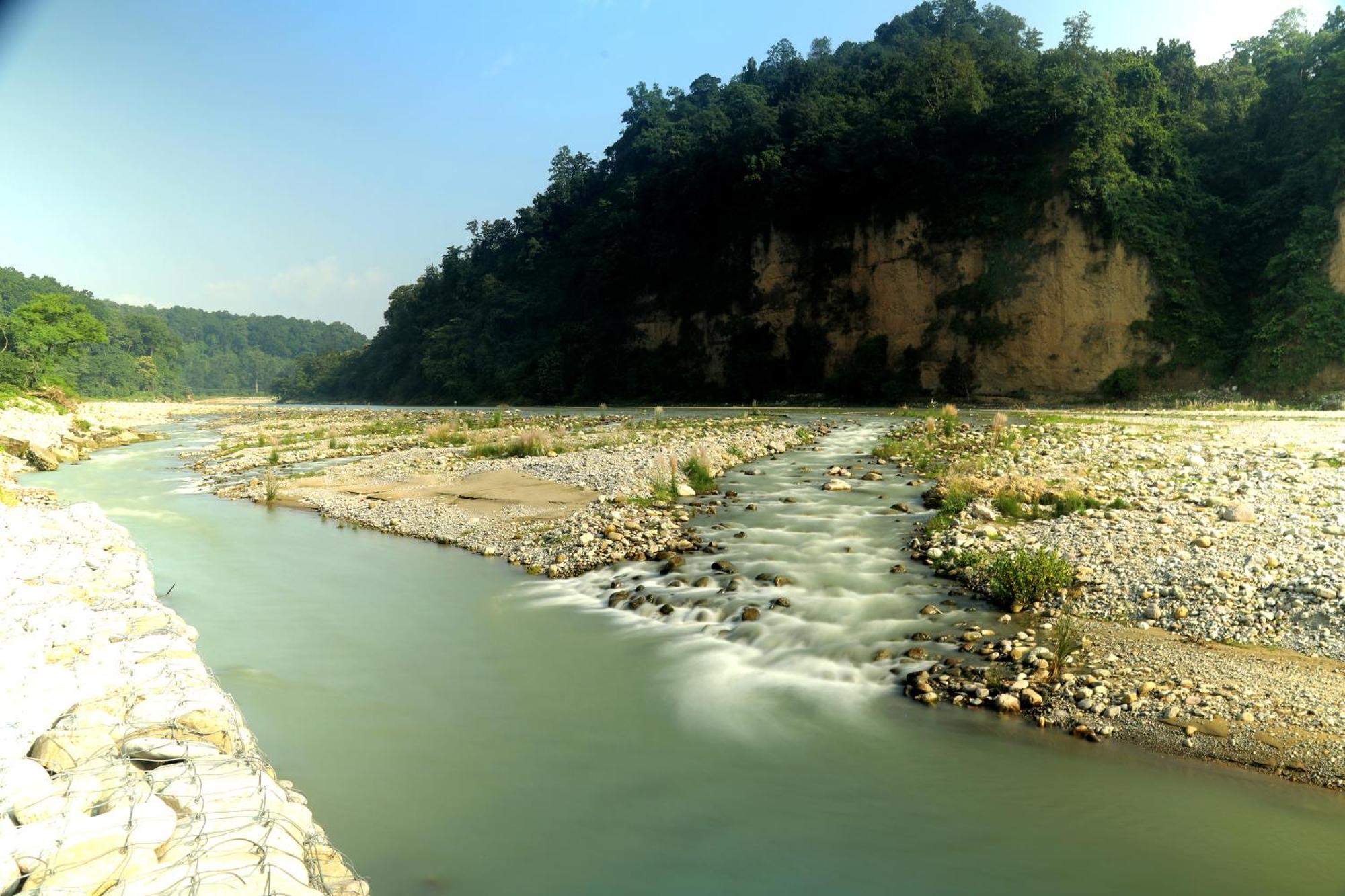 Riverside By Aahma Garjia Bagian luar foto