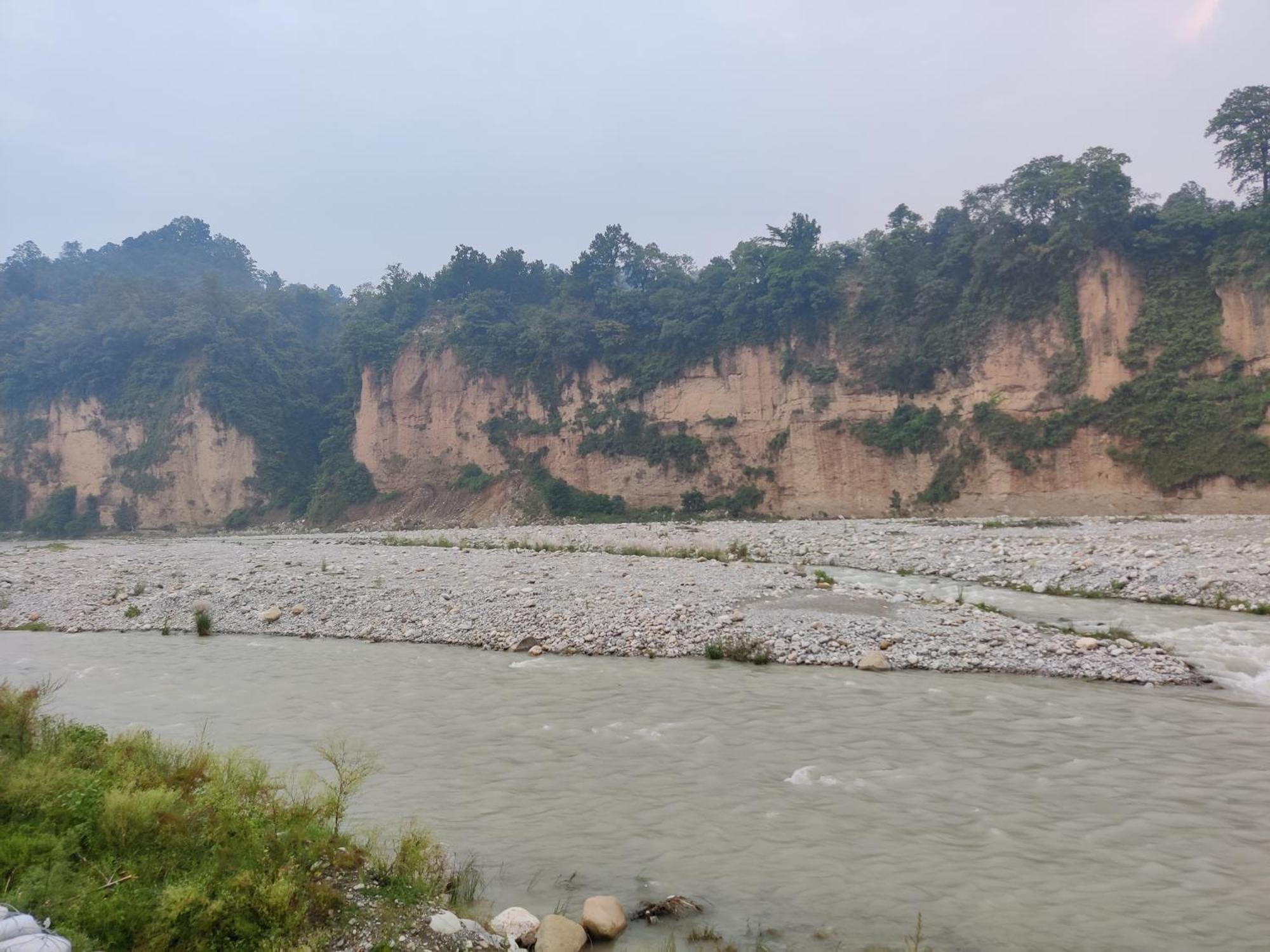 Riverside By Aahma Garjia Bagian luar foto