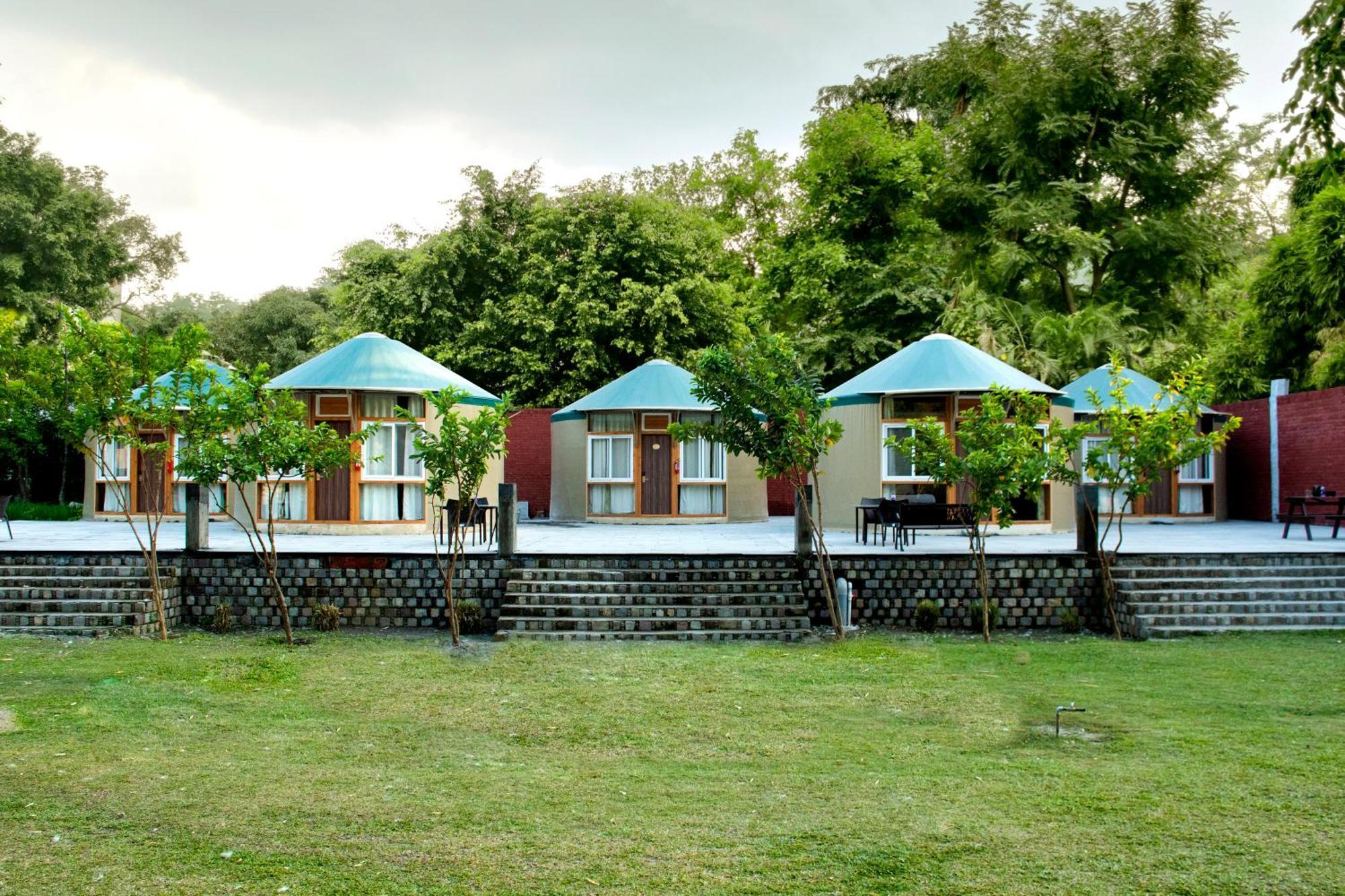 Riverside By Aahma Garjia Bagian luar foto